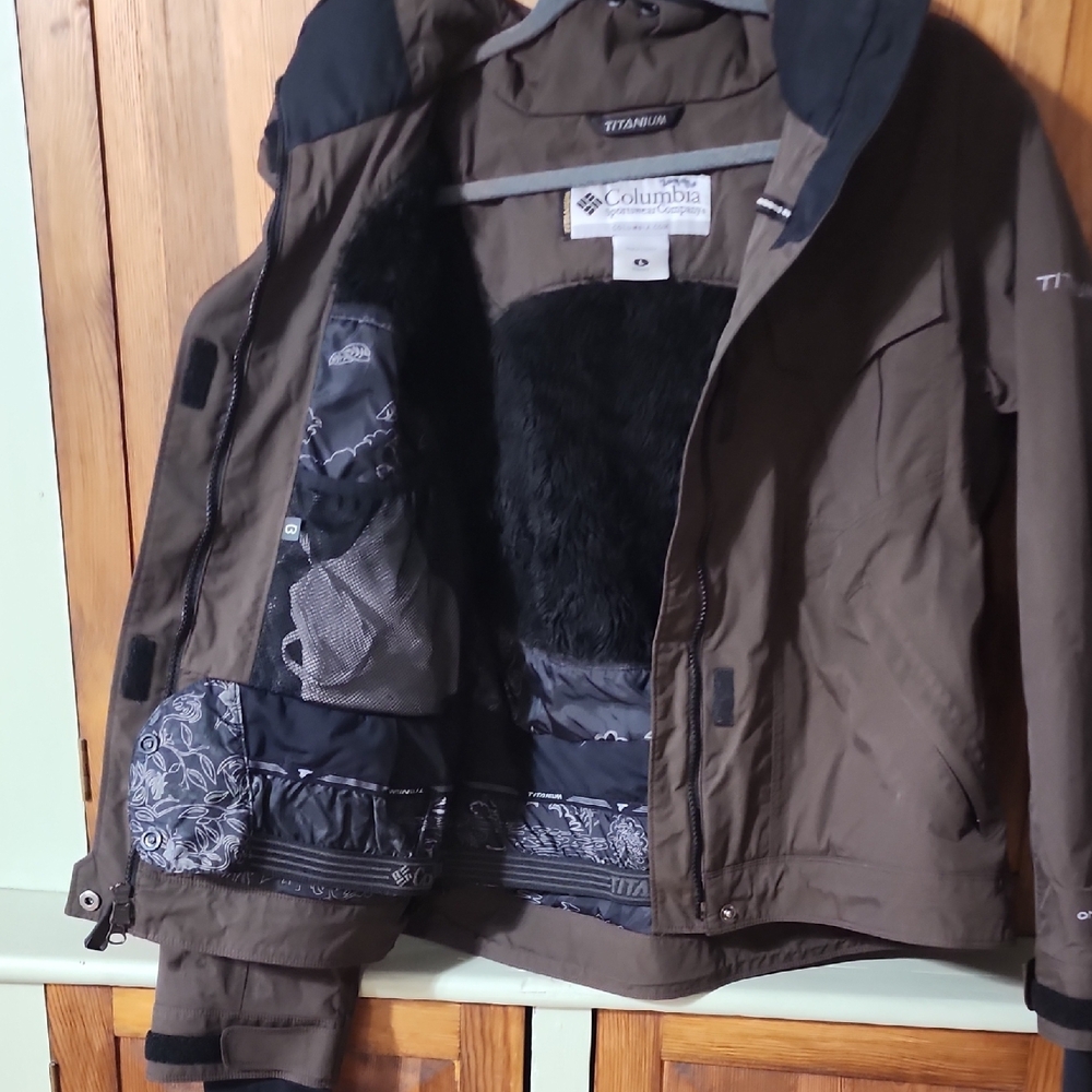 Brown Columbia Titanium Hooded Jacket - Picture 6 of 9